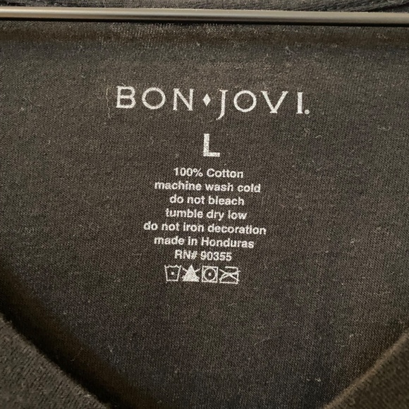 Bon Jovi 2022 Concert Women’s L Black with “You Give Love a Bad Name” T-Shirt - Picture 5 of 6